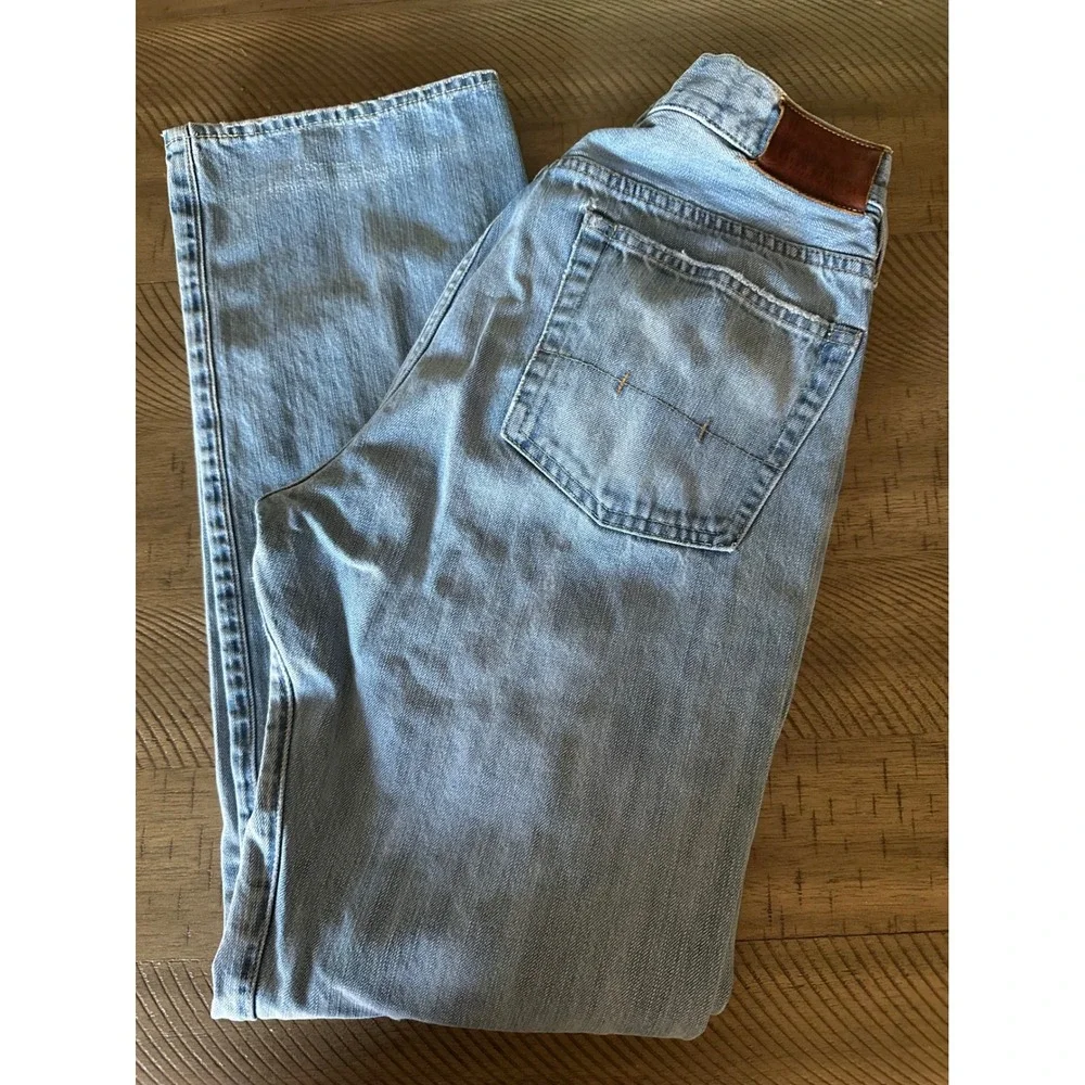 Polo Ralph Lauren Light Wash Distressed Straight Leg Jeans (32x32)